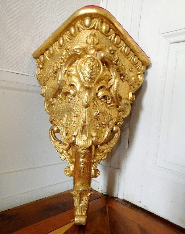 Coppia di grandi console angolari per vano scale - Stile Regency in legno dorato del XIX secolo