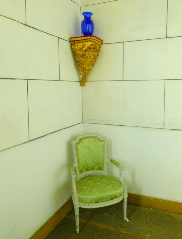 Coppia di grandi console angolari per vano scale - Stile Regency in legno dorato del XIX secolo