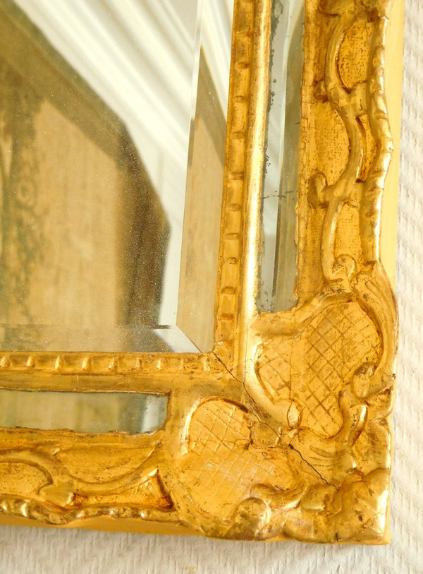 Miroir à Pare Closes En Bois Doré et glace au mercure d'époque Louis XIV Régence 48x56cm