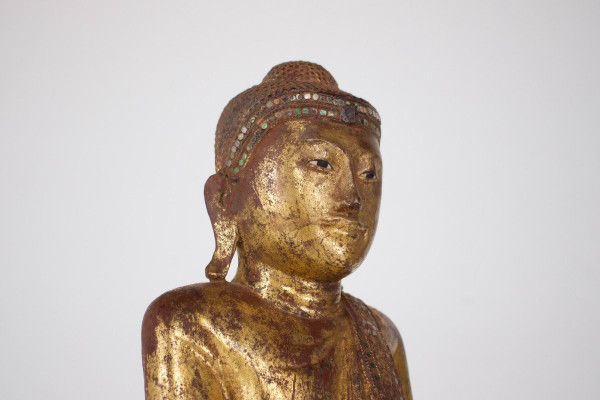 Buddha in piedi Birmania, Mandalay.