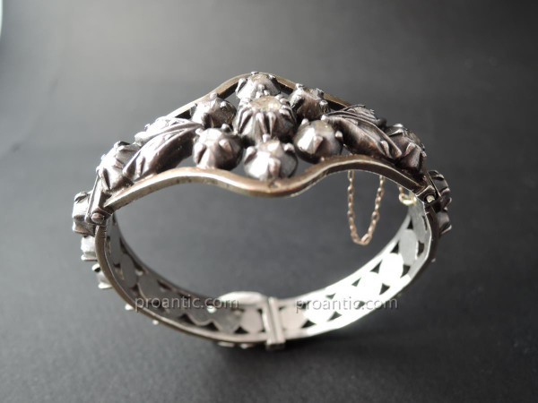Bracciale con diamanti taglio rosa, argento.