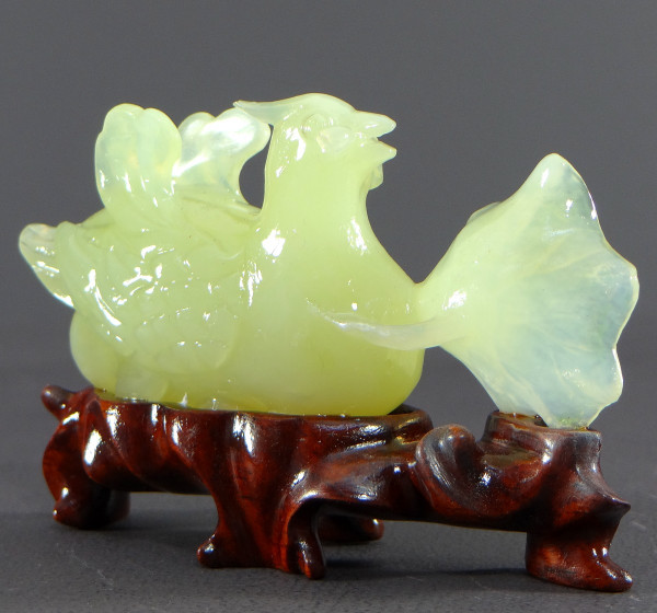 China, 1950er/1960er Jahre, Jade-Enten- und Blumenskulptur.