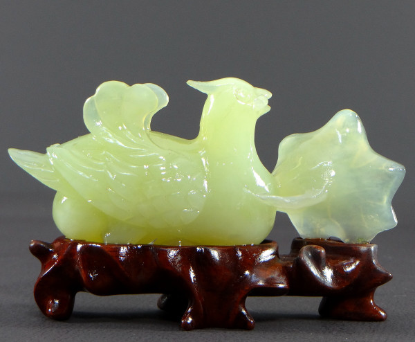 China, 1950er/1960er Jahre, Jade-Enten- und Blumenskulptur.