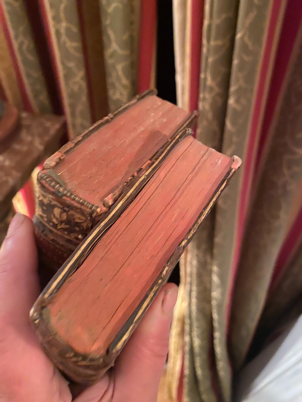 Deux volumes in 12 . A Paris 1755 , De l'Histoire Moderne de Rollin contenant les "Chinois et les Japonais".