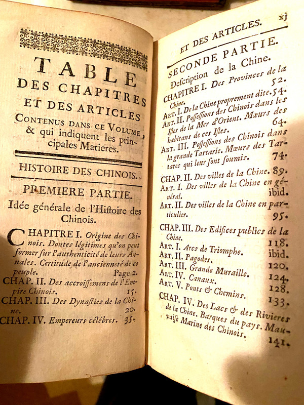 Deux volumes in 12 . A Paris 1755 , De l'Histoire Moderne de Rollin contenant les "Chinois et les Japonais".