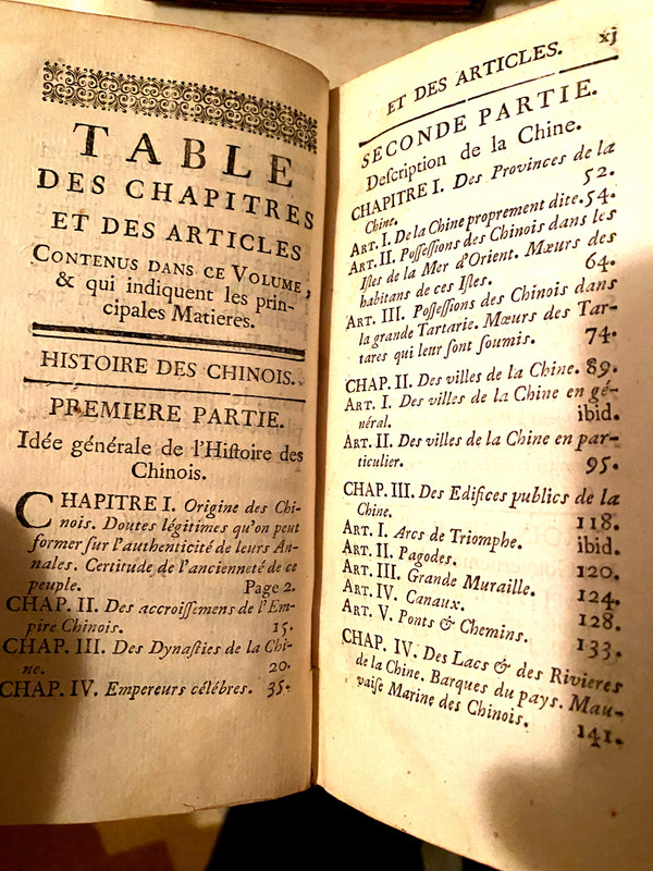 Deux volumes in 12 . A Paris 1755 , De l'Histoire Moderne de Rollin contenant les "Chinois et les Japonais".