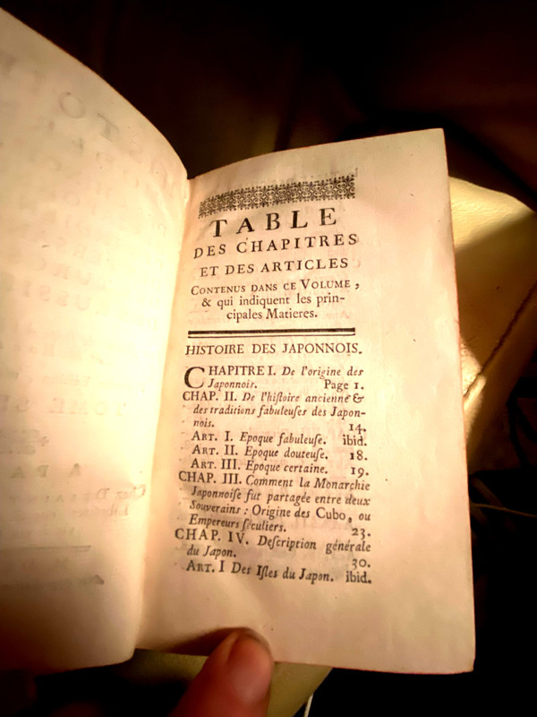 Deux volumes in 12 . A Paris 1755 , De l'Histoire Moderne de Rollin contenant les "Chinois et les Japonais".