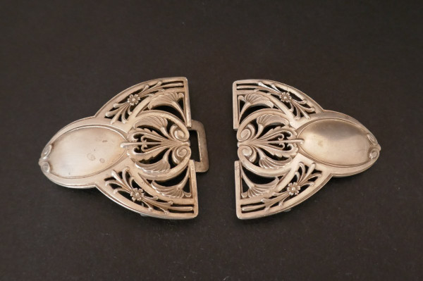 Gürtelschnalle aus Sterlingsilber.