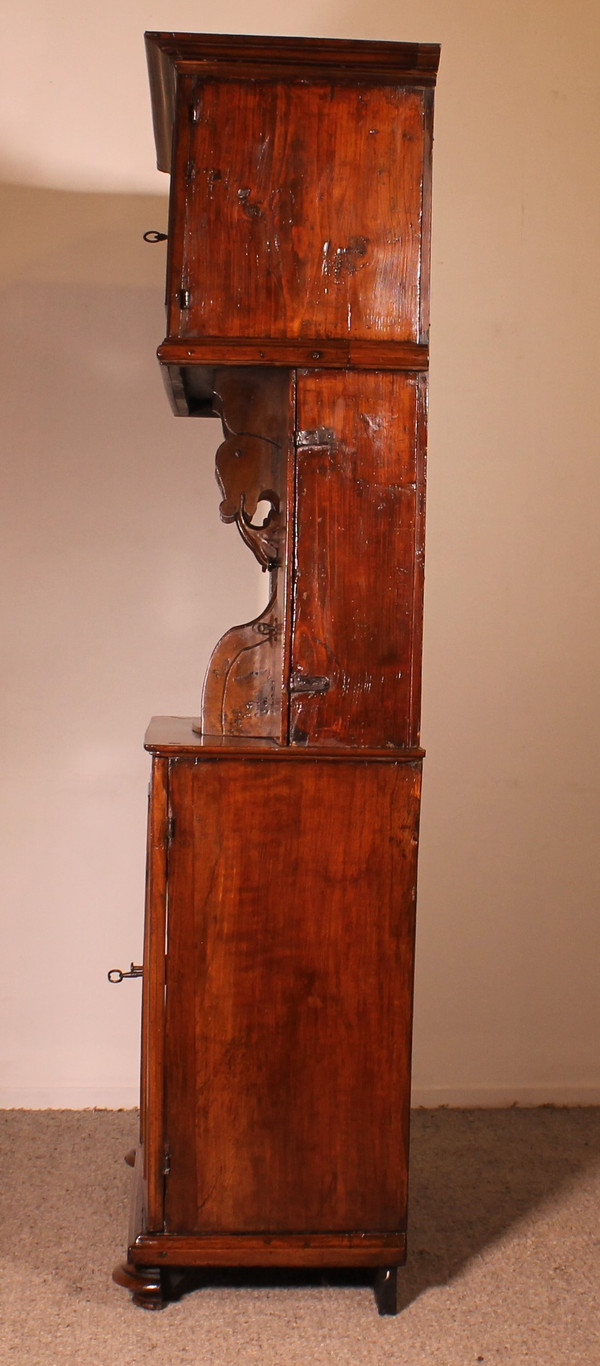 6 Doors Buffet In Walnut Dated 1639