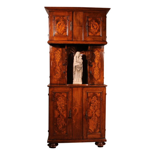 6 Doors Buffet In Walnut Dated 1639