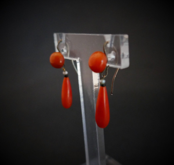 Pendants d'Oreilles Corail ancien.