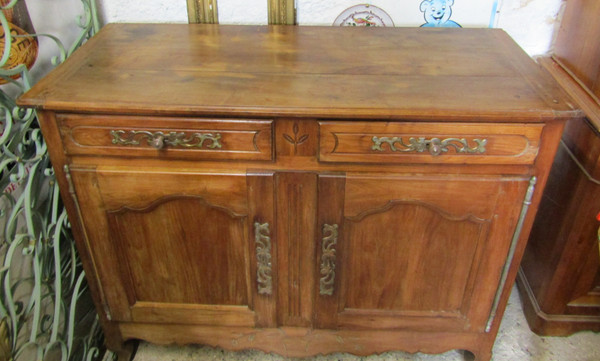 Buffet basso del XIX secolo