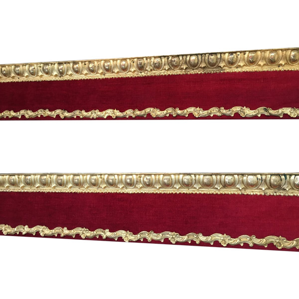 Coppia di mantovane in stile Luigi XVI, c. Napoleone III, Velluto Rosso, Ottone sbalzato