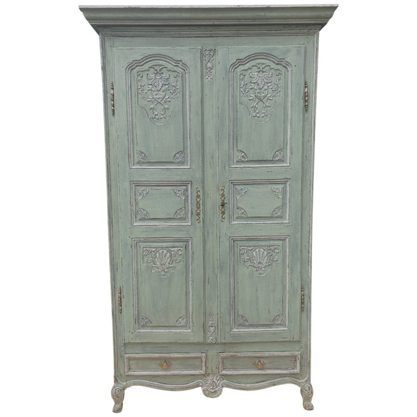 Armadio Luigi XV intagliato con patina XIX secolo
