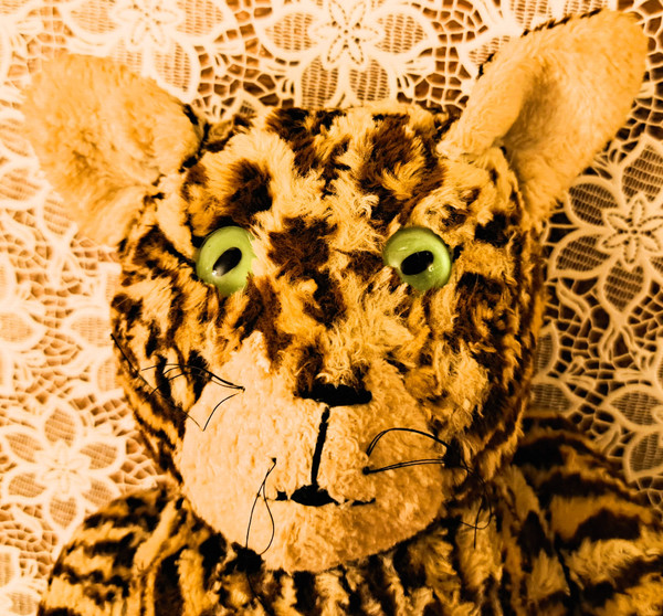 Leopard soft toy with glass eyes 1920s or 1930s height 40 cm
