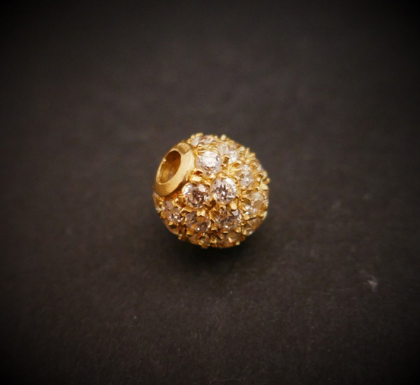 Anhänger und Kette aus 18 Karat Gold.