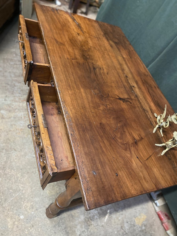 Louis XIV Spanish Desk Table 18th In Walnut