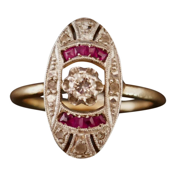 Bague Art Déco Diamants Et Rubis Calibrés, Or 2 Tons 18 Carats.
