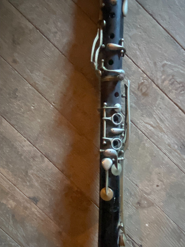  Bellissima coppia di clarinetti di fine '800 in palissandro scuro e bronzo nichelato di buona qualità