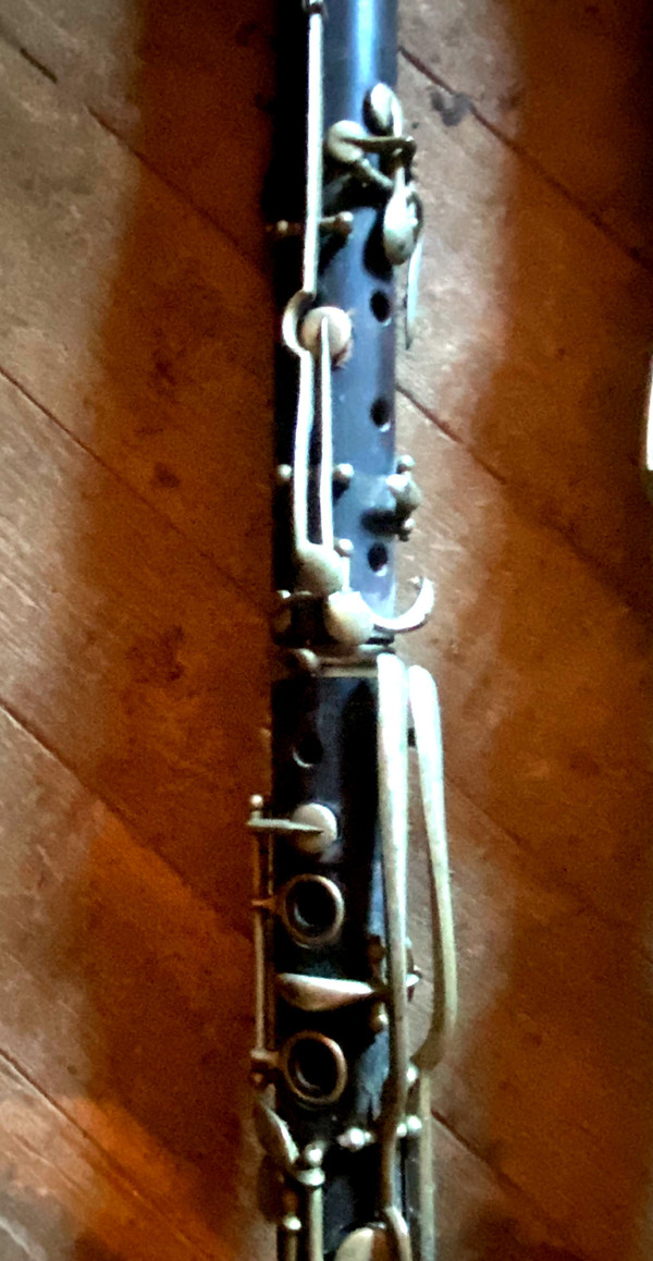  Bellissima coppia di clarinetti di fine '800 in palissandro scuro e bronzo nichelato di buona qualità