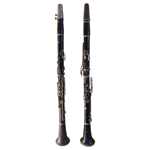  Bellissima coppia di clarinetti di fine '800 in palissandro scuro e bronzo nichelato di buona qualità