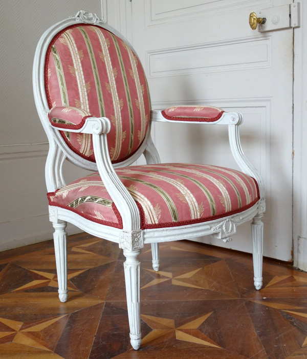 Mobilier De Salon - 6 Fauteuils à La Reine d'époque Louis XVI à Dossier Médaillon