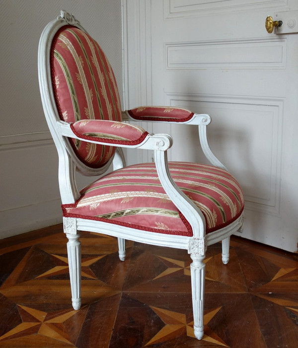 Mobilier De Salon - 6 Fauteuils à La Reine d'époque Louis XVI à Dossier Médaillon