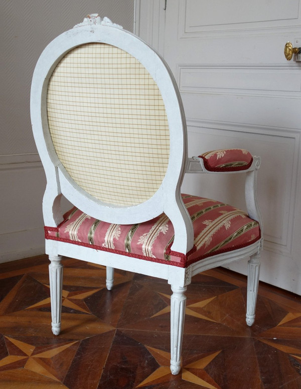 Mobilier De Salon - 6 Fauteuils à La Reine d'époque Louis XVI à Dossier Médaillon