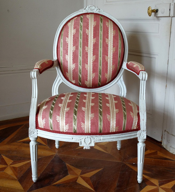 Mobilier De Salon - 6 Fauteuils à La Reine d'époque Louis XVI à Dossier Médaillon
