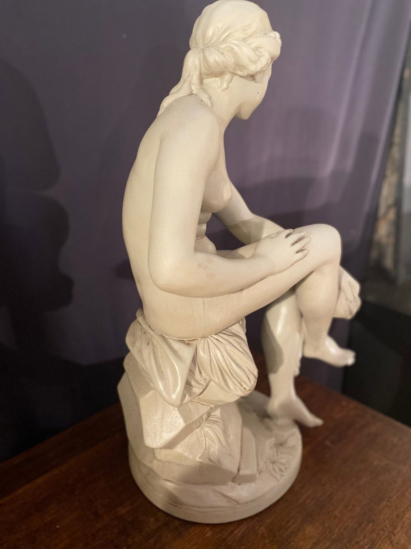 Statue La Baigneuse Assise Signée Falconet Datée 1764