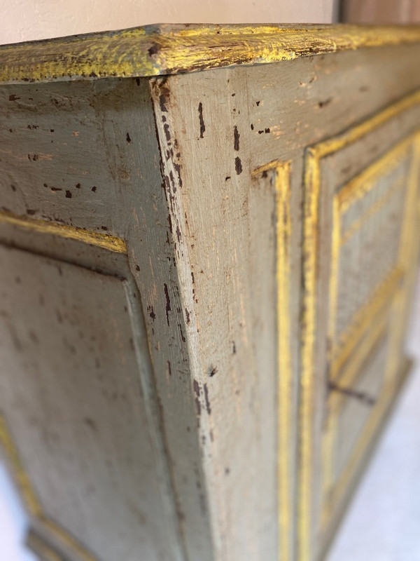 Buffet pantry 18th century south of France one door with small turned balusters