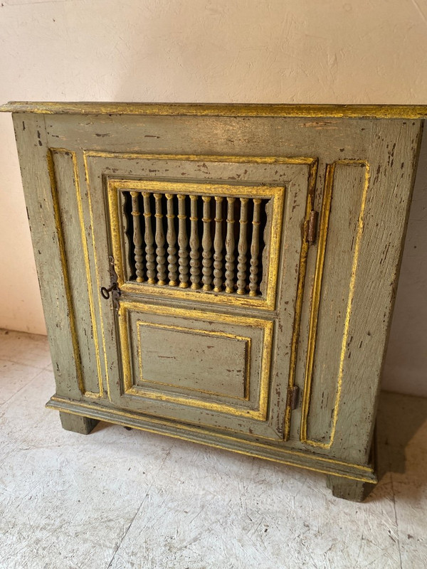 Buffet pantry 18th century south of France one door with small turned balusters