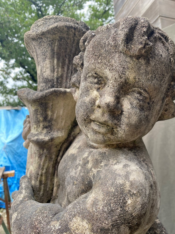 Putti (coppia) Su Base In Pietra Ricostituita XX Secolo