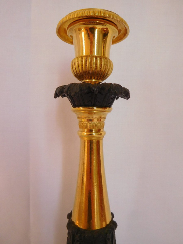 Paire De Flambeaux / Bougeoirs Empire En Bronze Doré Au Mercure & Patiné , époque Restauration