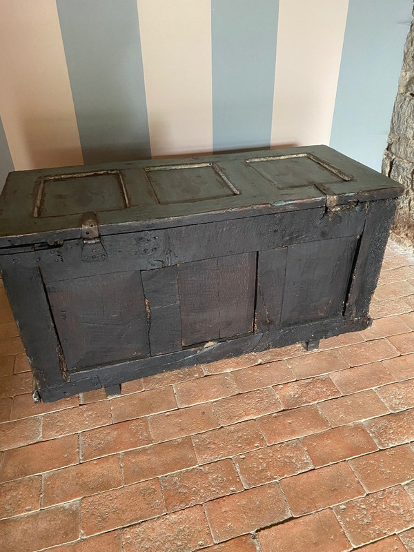 Patina-Hochzeitstruhe aus dem 18. Jahrhundert mit kleinen Salzkästen
