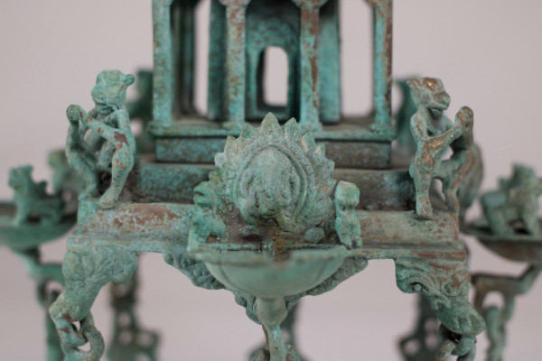 Lampada ad olio in bronzo Tempio Krishna Mandir