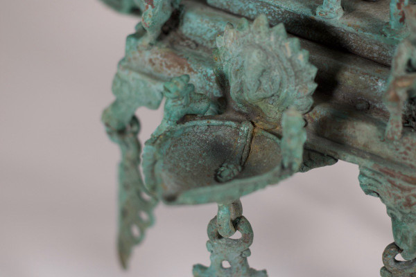 Lampada ad olio in bronzo Tempio Krishna Mandir