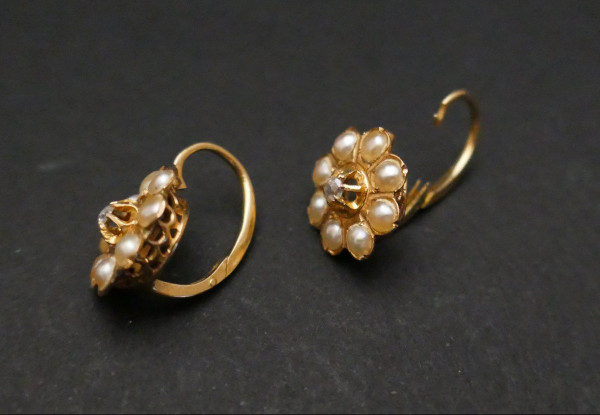 Dormeuses Anciennes Diamant Et Perles Fines.