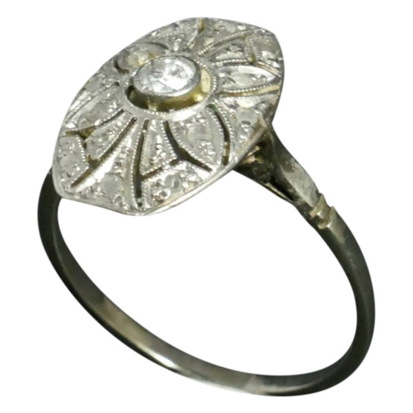 Anello con diamante, oro bianco 18 carati.