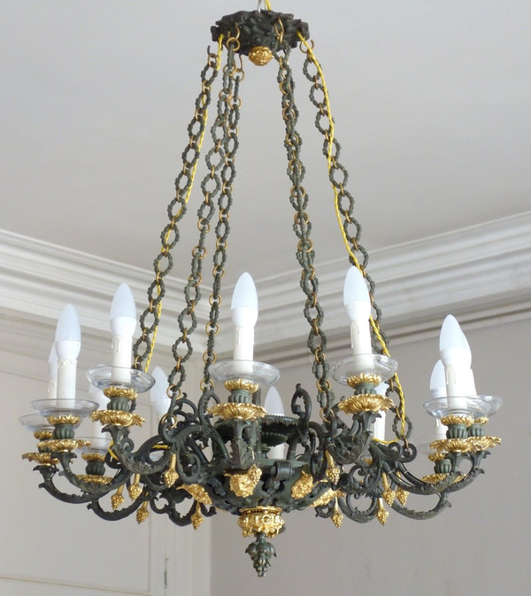 Large Duke's Chandelier In Patinated And Gilded Bronze, Restoration Period - 12 Lights