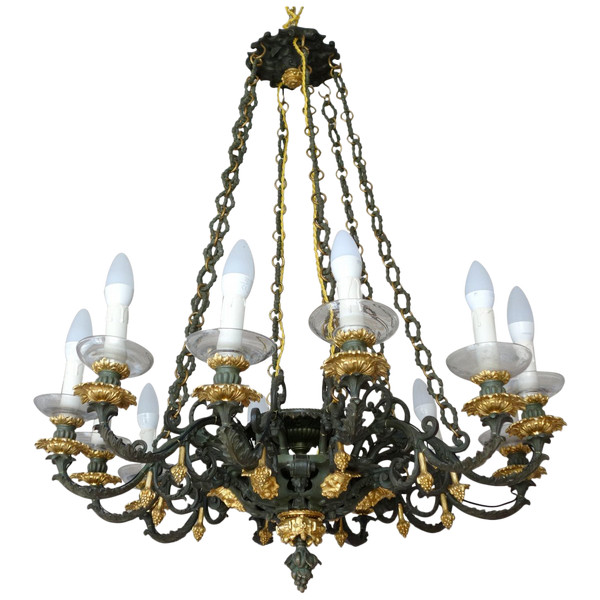 Large Duke's Chandelier In Patinated And Gilded Bronze, Restoration Period - 12 Lights