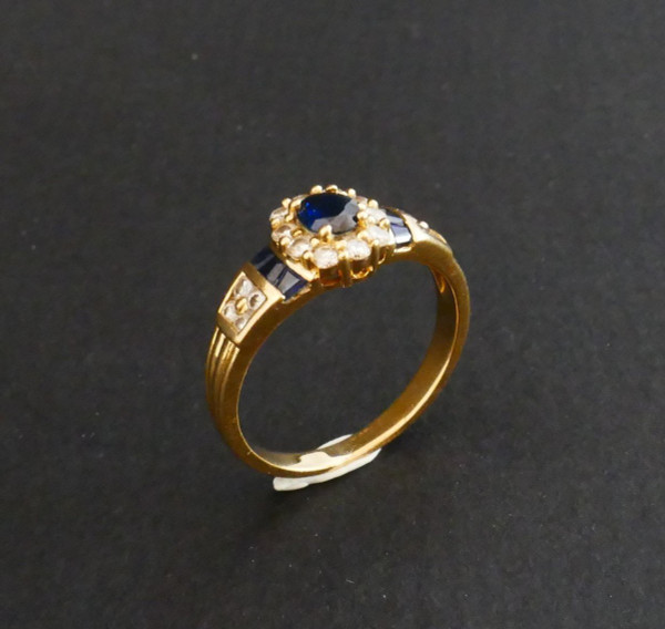 Bague Saphirs Et Diamants, Or 18 Carats.