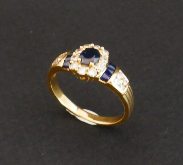 Bague Saphirs Et Diamants, Or 18 Carats.