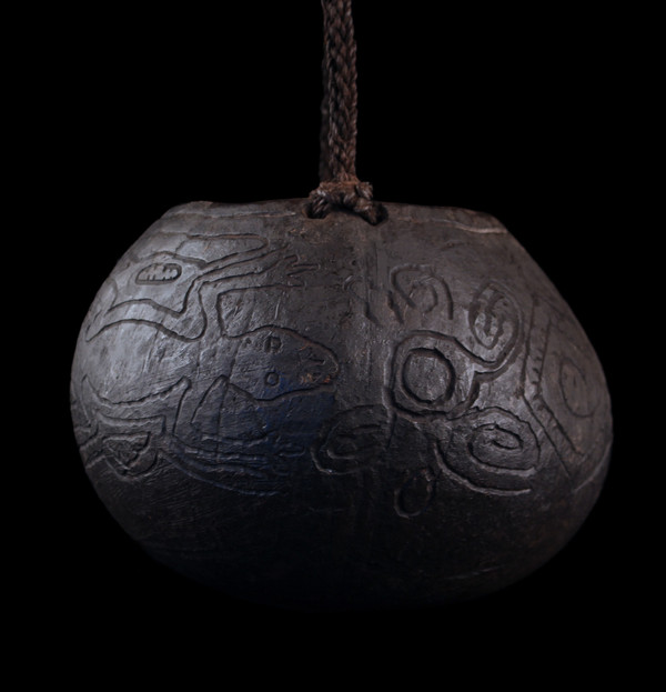 Noix de coco ciselée, coupe rituelle, art tribal, Océanie, art océanien, arts premiers, objet rituel