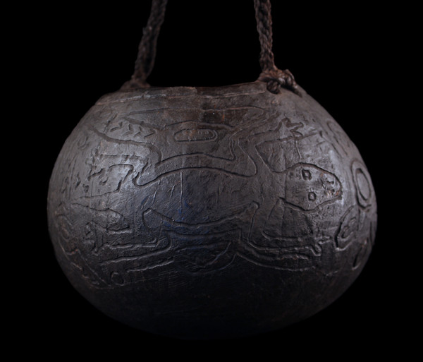 Noix de coco ciselée, coupe rituelle, art tribal, Océanie, art océanien, arts premiers, objet rituel
