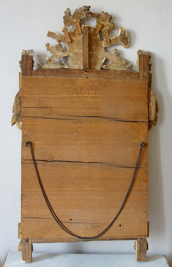 Grand Miroir En Bois Doré d'époque Louis XVI, Modèle Provençal, Fronton à Trophée De Musique