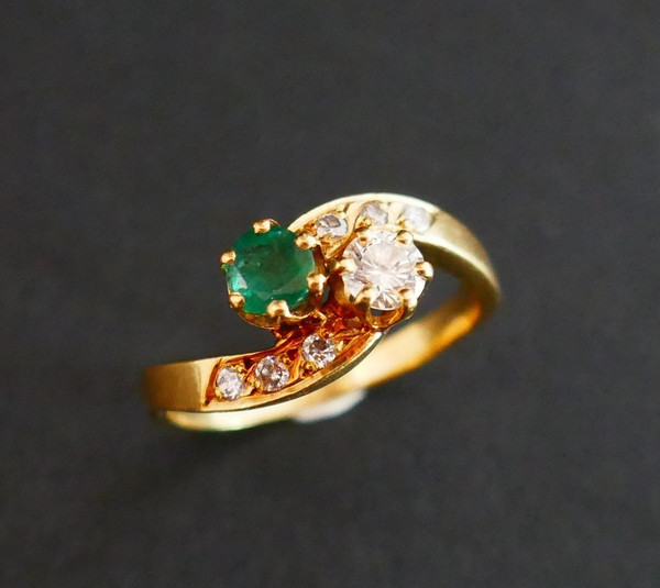 Anello Toi Et Moi con smeraldi e diamanti.