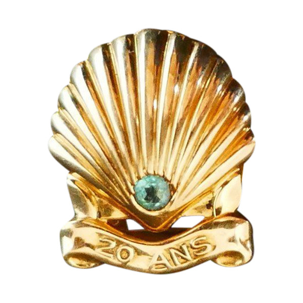 Cartier Boutonniere Scallop Shell 18 Karat Gold und Smaragd.
