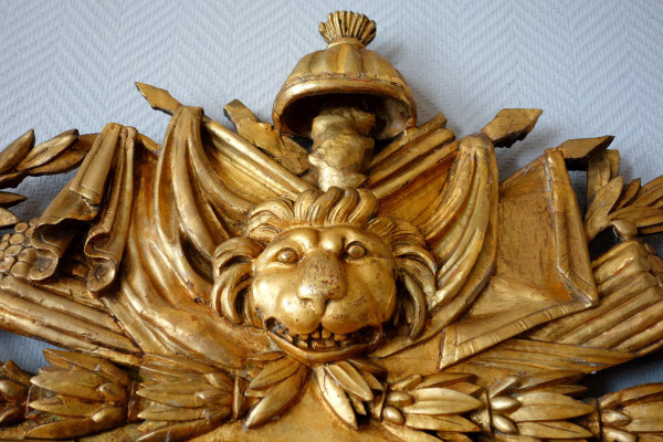 Grand Miroir Aux Attributs d'Hercule - Bois Sculpté Et Doré  - Epoque Louis XVI