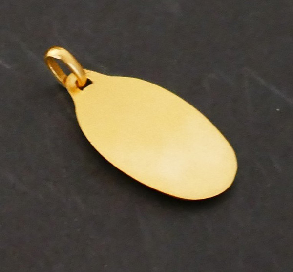Augis Mazzoni Médaille Art Déco De Forme Ovale,  Signée.